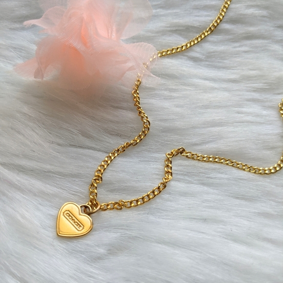 Coach heart charm gold plated Necklace - Picture 2 of 8